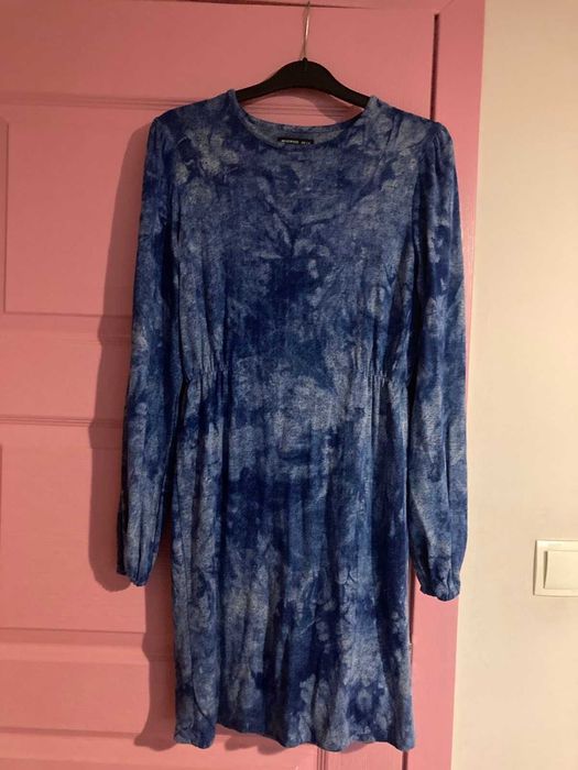 Официални рокли, тоалети за повод и за първи учебен ден