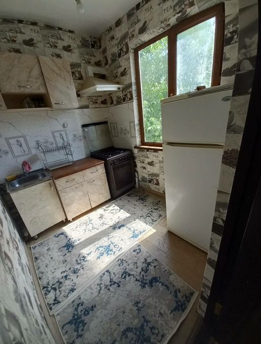 Qizlarga ģafur gulom parkini orqasi mirzo ulugbek metroga 5 min yul