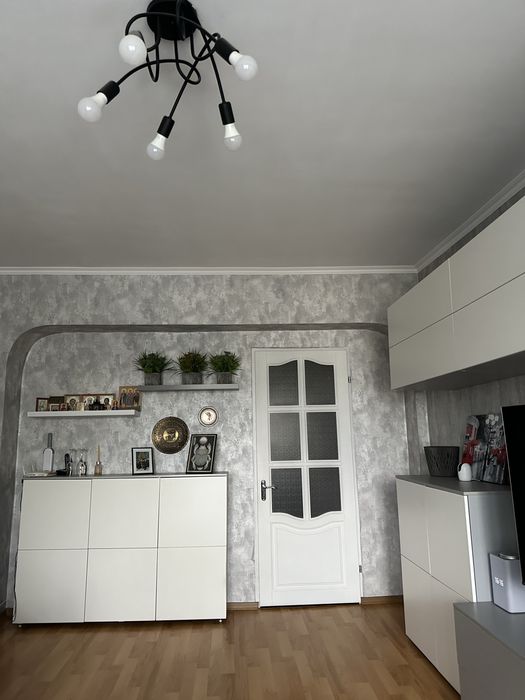 Продается трехкомнатная квартира