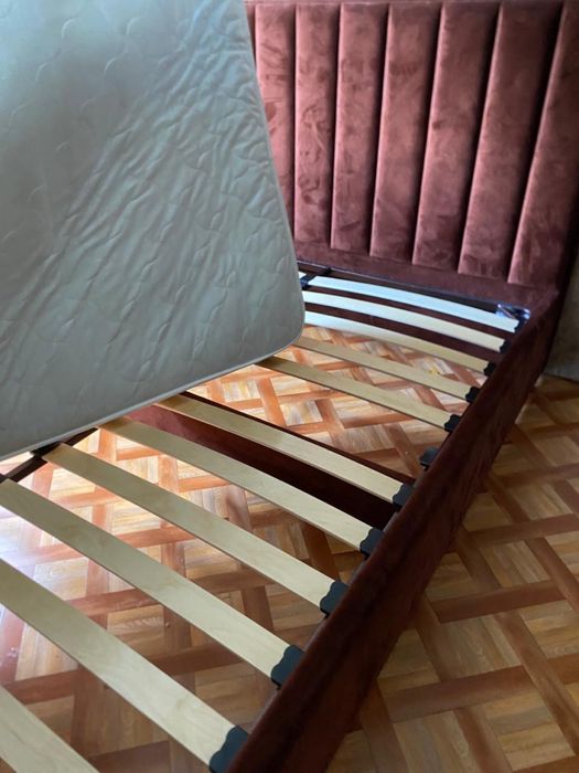 Продам двухспальную кровать