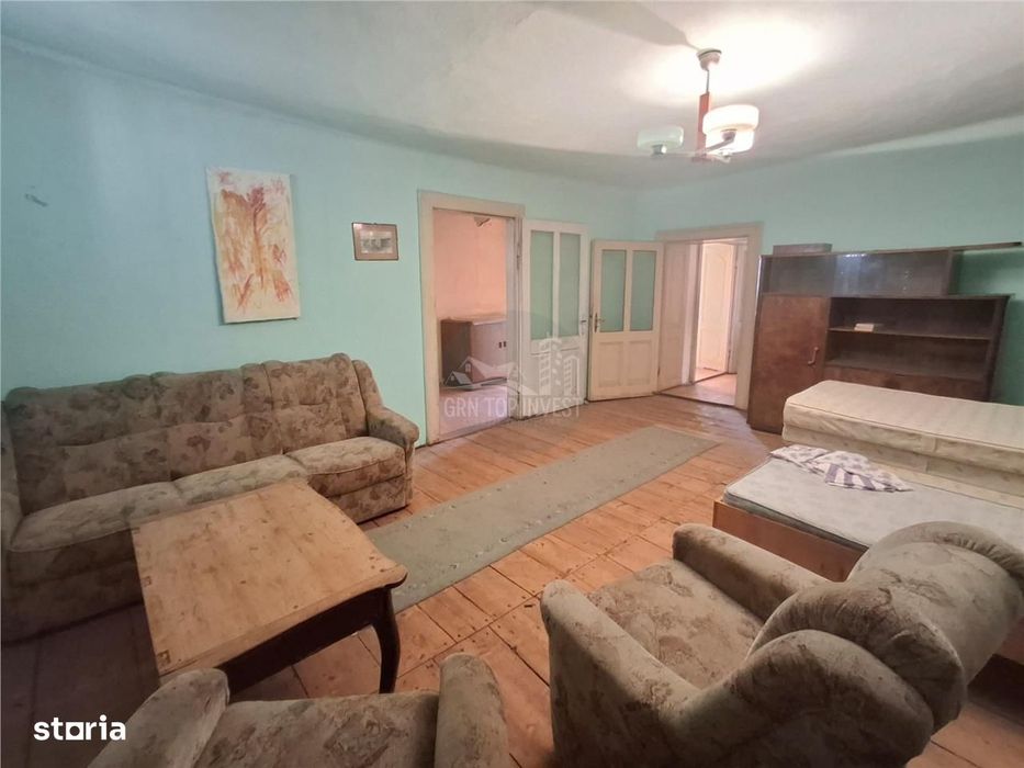 2 Apartamente la casa pivnita garaj in Cisnadie