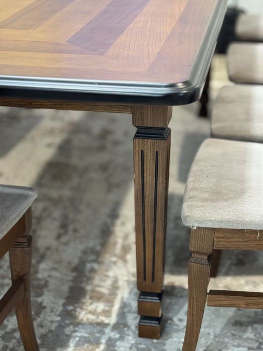 продам госттиный стол со стульями