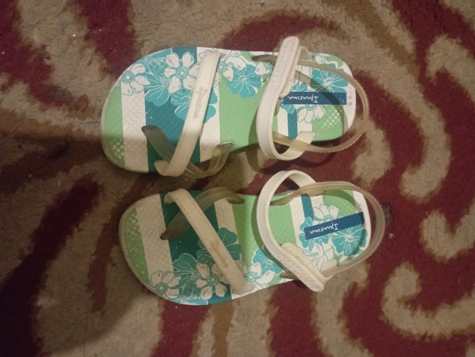 Босоножки для девочки