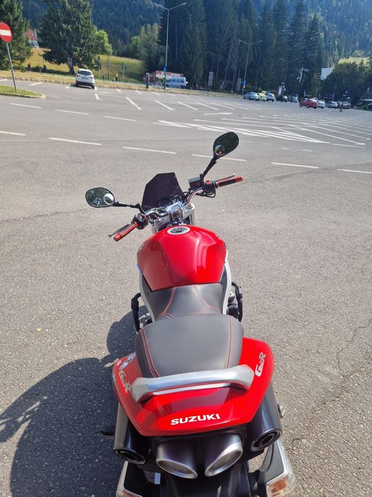 Vând motocicletă Suzuki GSR 600