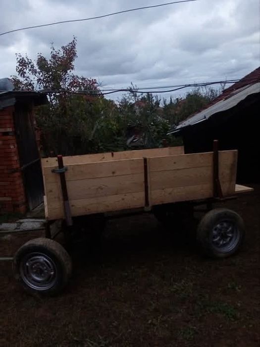 Продавам каруца