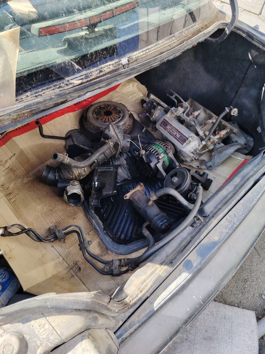 На Мазду 323 есть запчасти