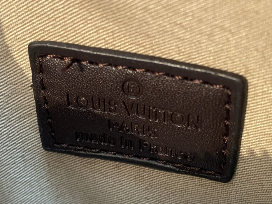 Geantă Louis Vuitton
