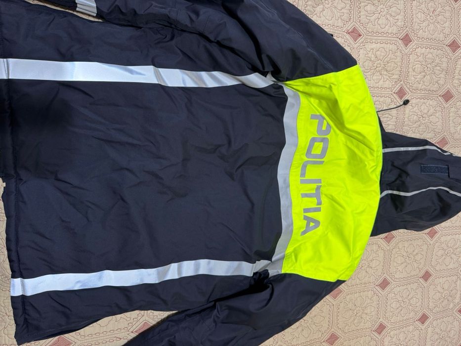 Vând Echipament Politie