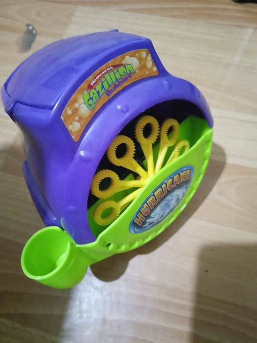 Мыльные пузыри ,машинка для пузырей