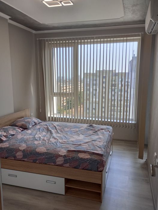 Дава се под наем Тристаен апартамент в Бургас, Изгрев - 85 кв.м за 816 € - Снимка #3