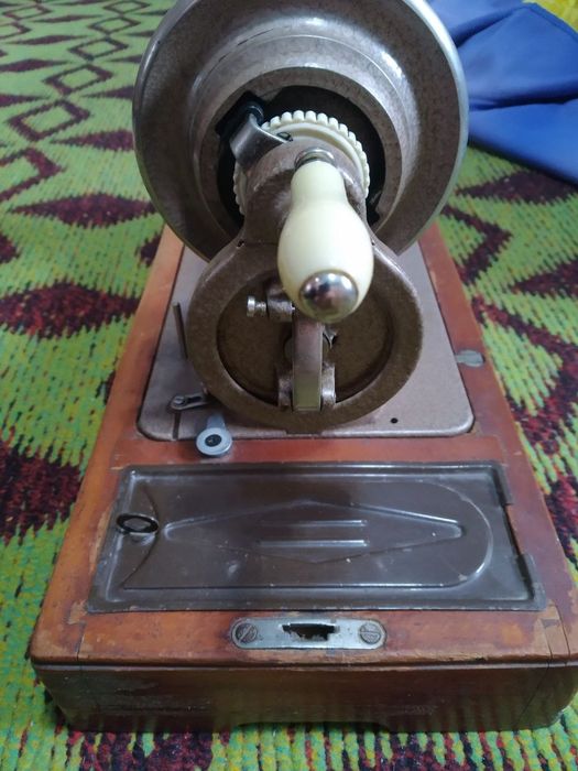 Швейная машинка,тикиш мощин