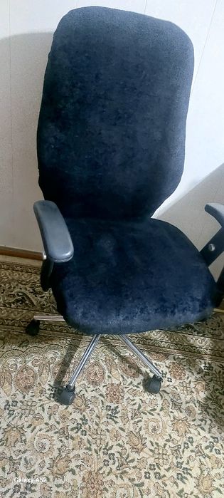 Ofisnoy kreslo yangide