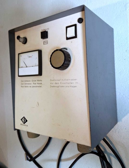 Sursă de curent  de joasă tensiune, înaltă intensitate AEG EG 19N