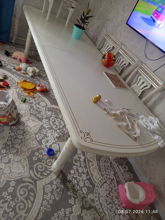 Стол в хорошем состояний