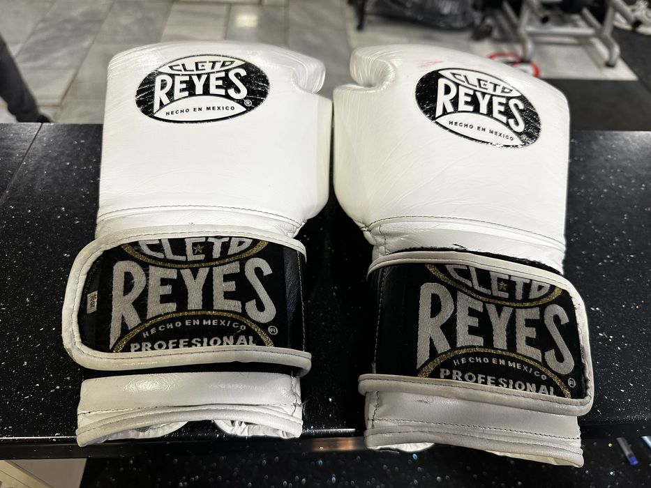 Боксови ръкавици Cleto Reyes
