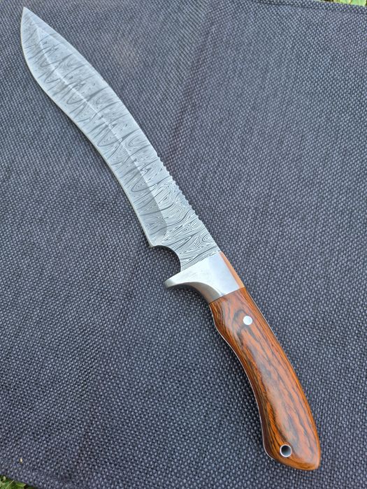 Голям ловен нож с кожена кания,LN452