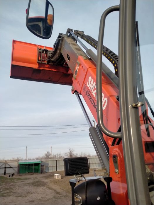 Трактор погрузчик