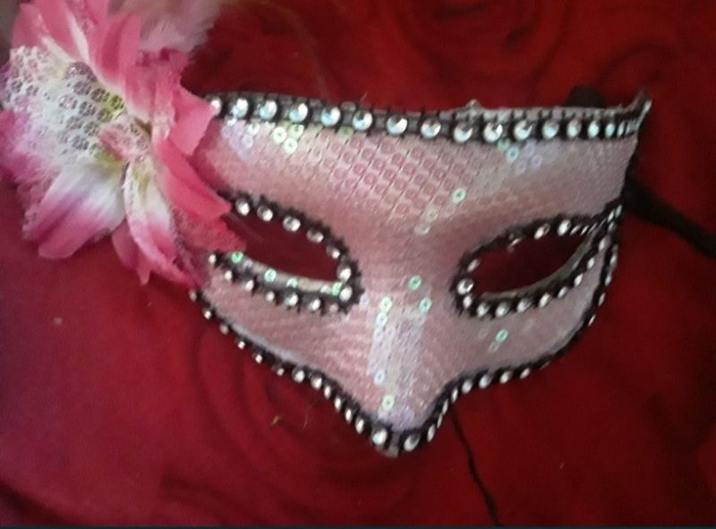 Зайчик очки и тд сатылады