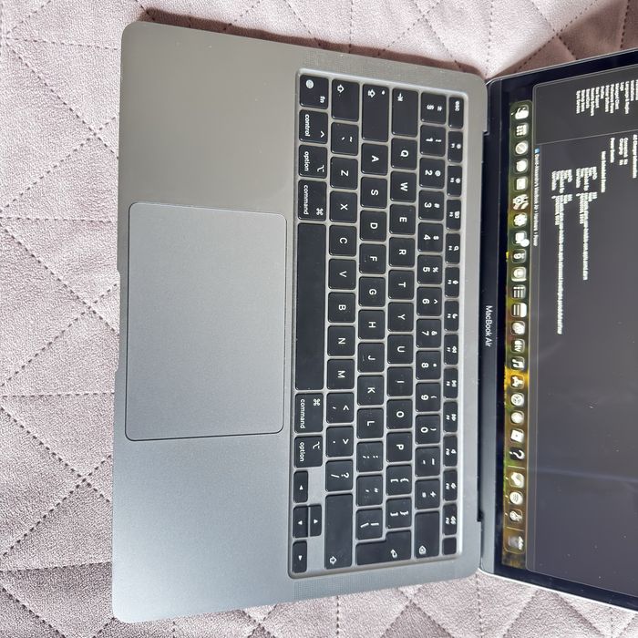 Apple macbook air M1