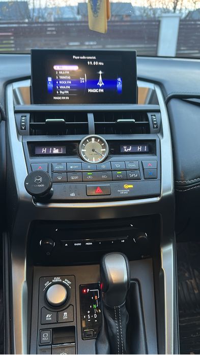 Vând Lexus Nx 300h