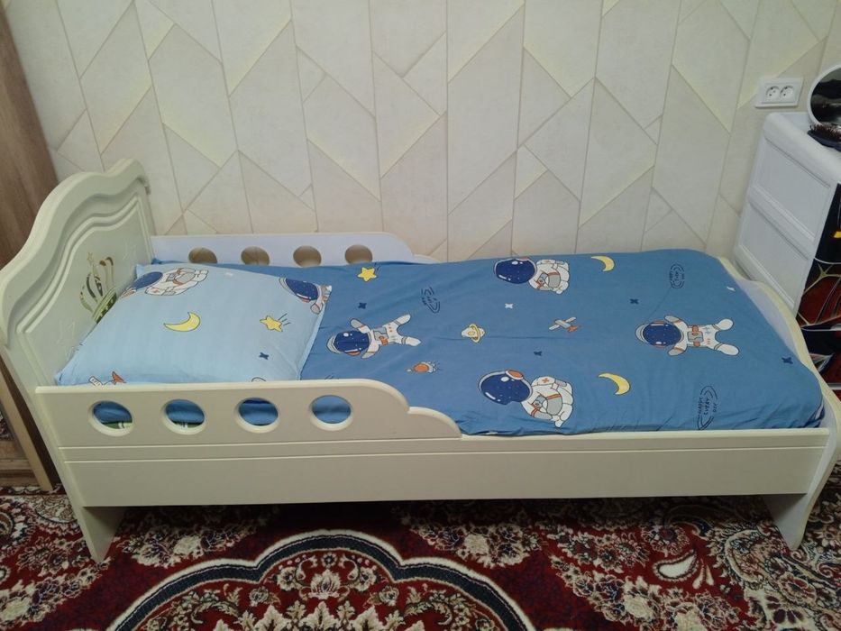 2 та мебел сотилади шкаф детский диван