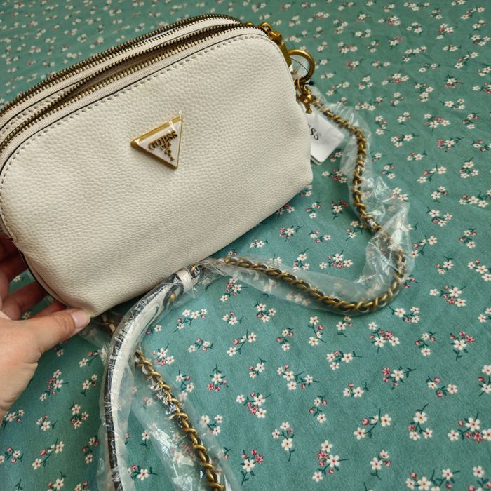 Дамска чанта Guess