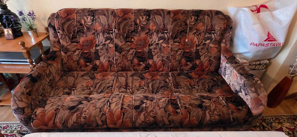 Холна гарнитура, масичка и портманто