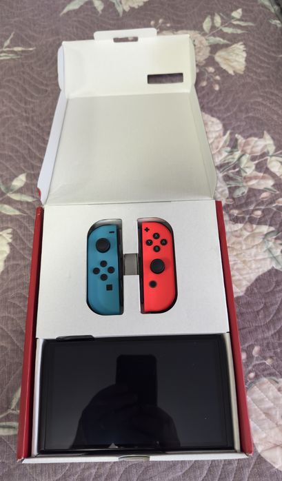 Consola Nintendo Switch OLED 64GB Modata +  card 128GB impecabil, ca nou