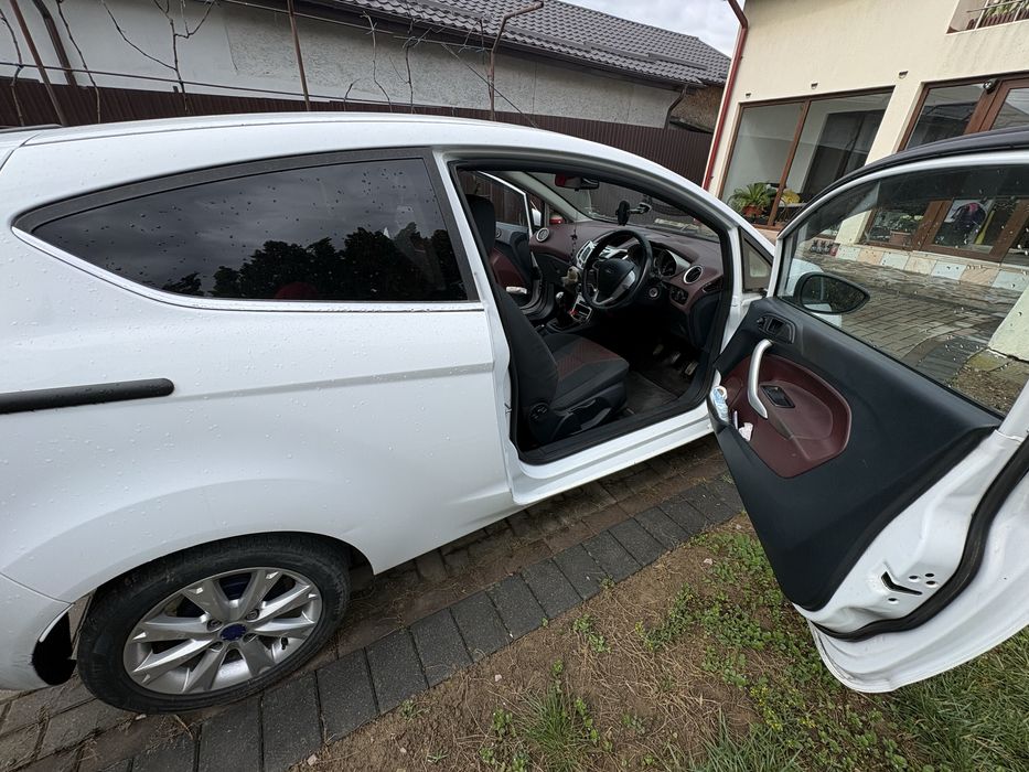 Ford Fiesta 1.2 Petrol volan pe dreapta de Anglia