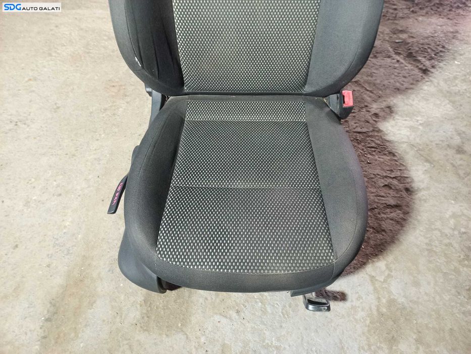 Scaun Dreapta Fata Textil Fara Incalzire Skoda Fabia 2 2007 - 2014 [L0018]