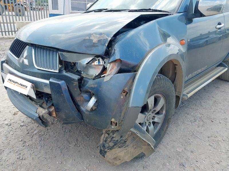 Dezmembrez Mitsubishi L200 2.5 Diesel 2007