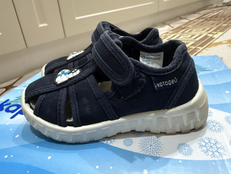 Продам сандали детские размер 22