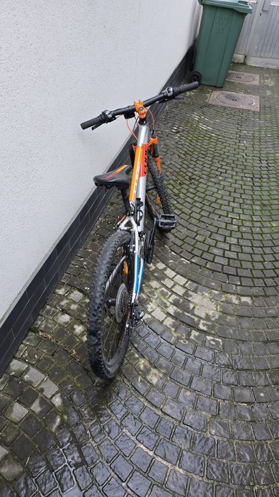 Bicicleta Cube acid 240