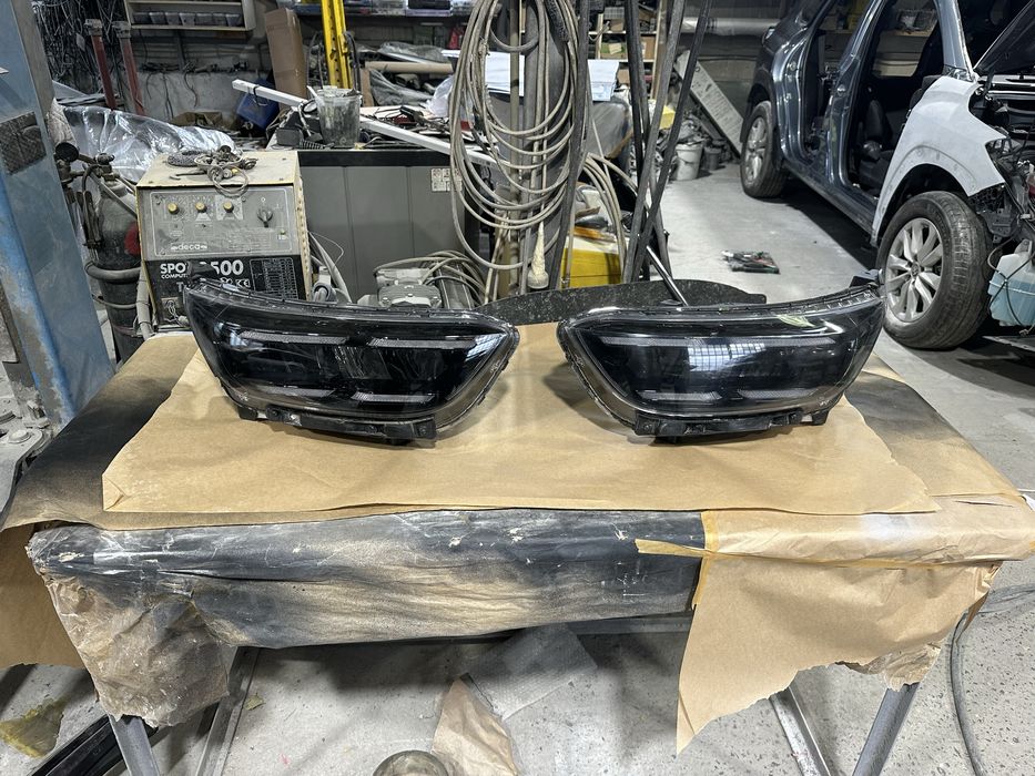 Kia Stonic Stonac Л и Д фар