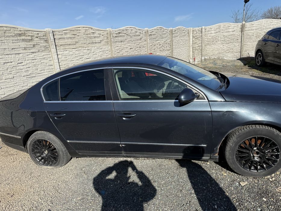 Vand sau dezmembrez  passat b6