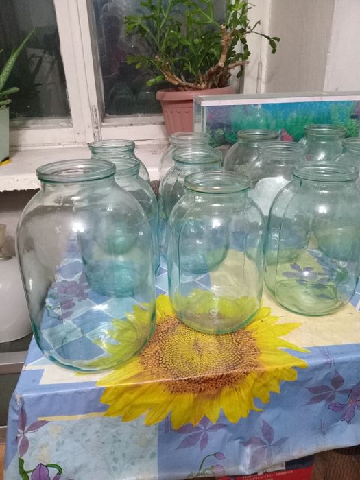 Продам стеклянные банки.