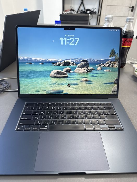 Macbook m3 8 gb  512 gb