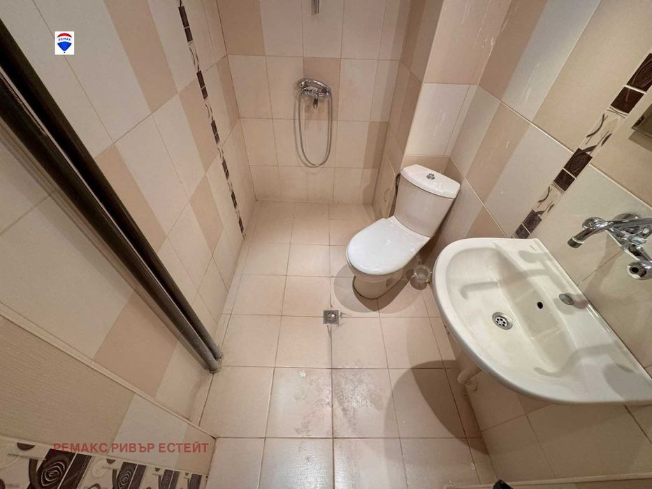 Продава се Двустаен апартамент в Русе, Здравец Изток - 76 кв.м за 1210 €/кв.м - Снимка #13