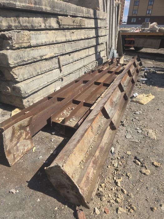 Продам двутавр Перемычки металл Качественный СССР 6 метровый