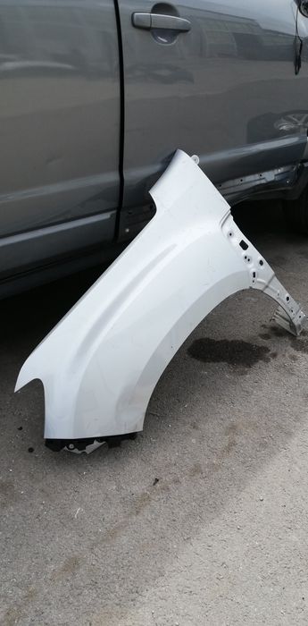 3 броя ляв и 1 брой десен калник Dacia Duster 2 (2017-2024)