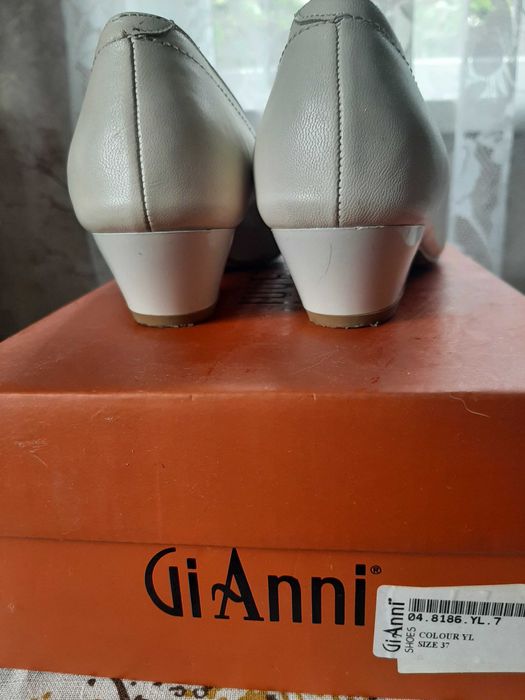 Обувки Gianni 35 номер