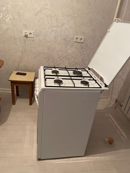 Продам газовую плиту Flama