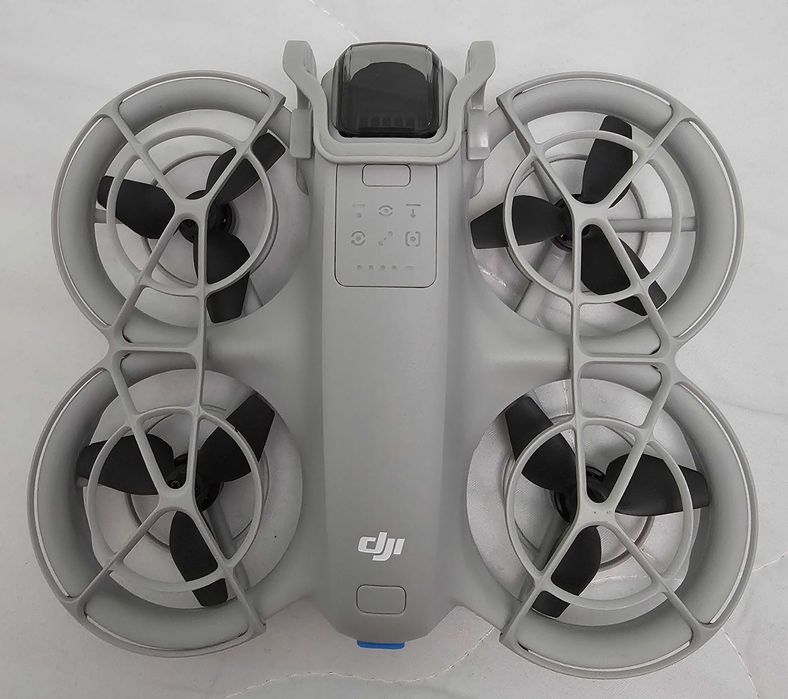 Дрон квадрокоптер DJI NEO Fly more combo