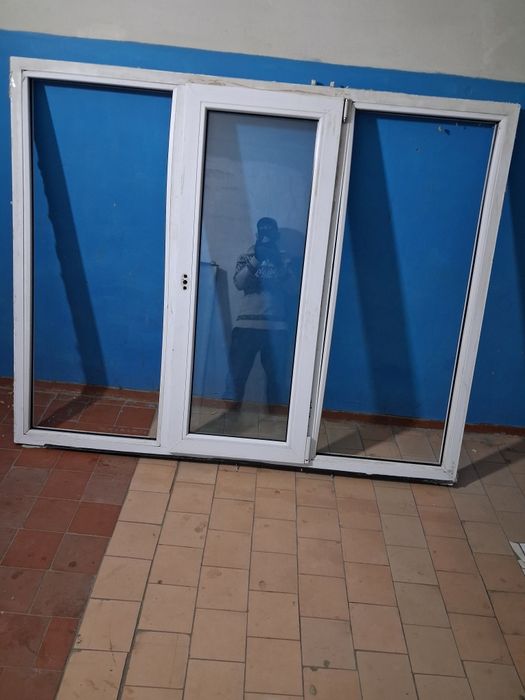 Продам отличныи пластиковое окно б у.