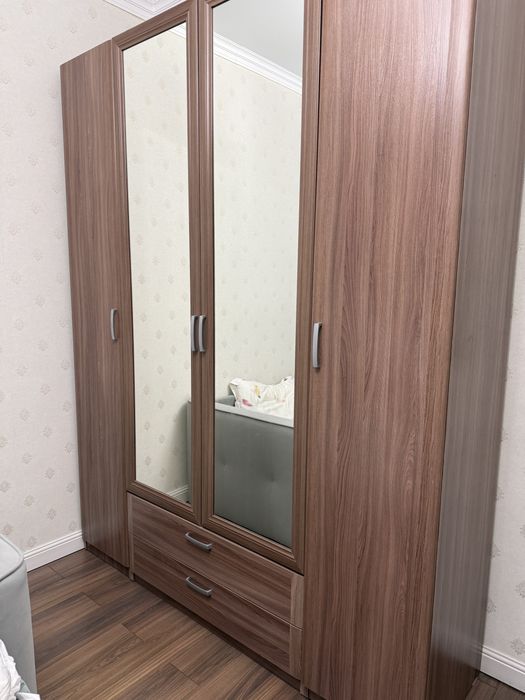 Продам вместительный  шкаф
