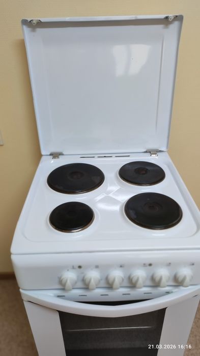 Продам по плиту INDEZIT