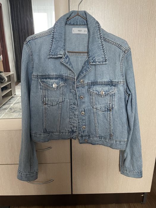 Продам джинсовую куртку