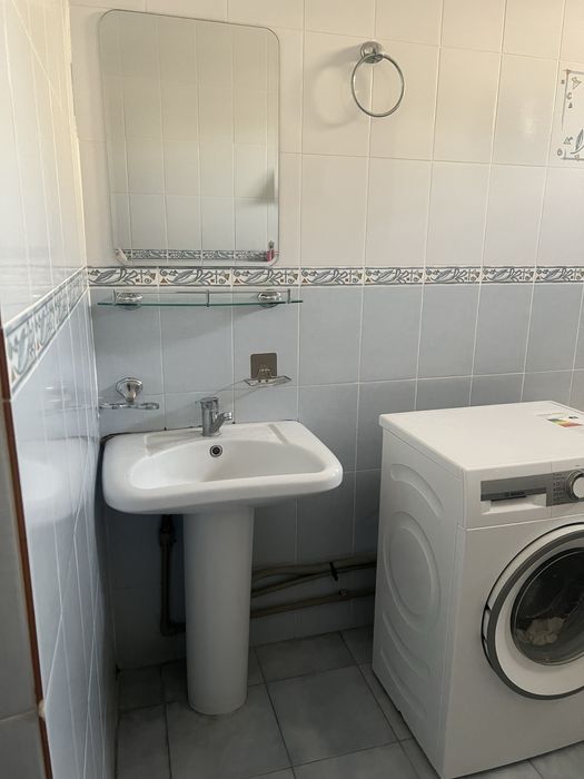 Раковина с зеркалом