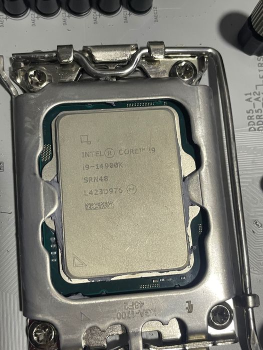Мат. Плата aorus и i9 14900k 48гб ОЗУ