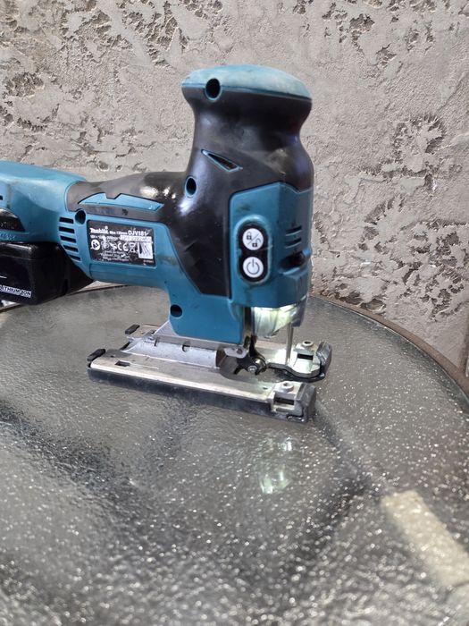 Акумулаторен прободен трион MAKITA DJV181